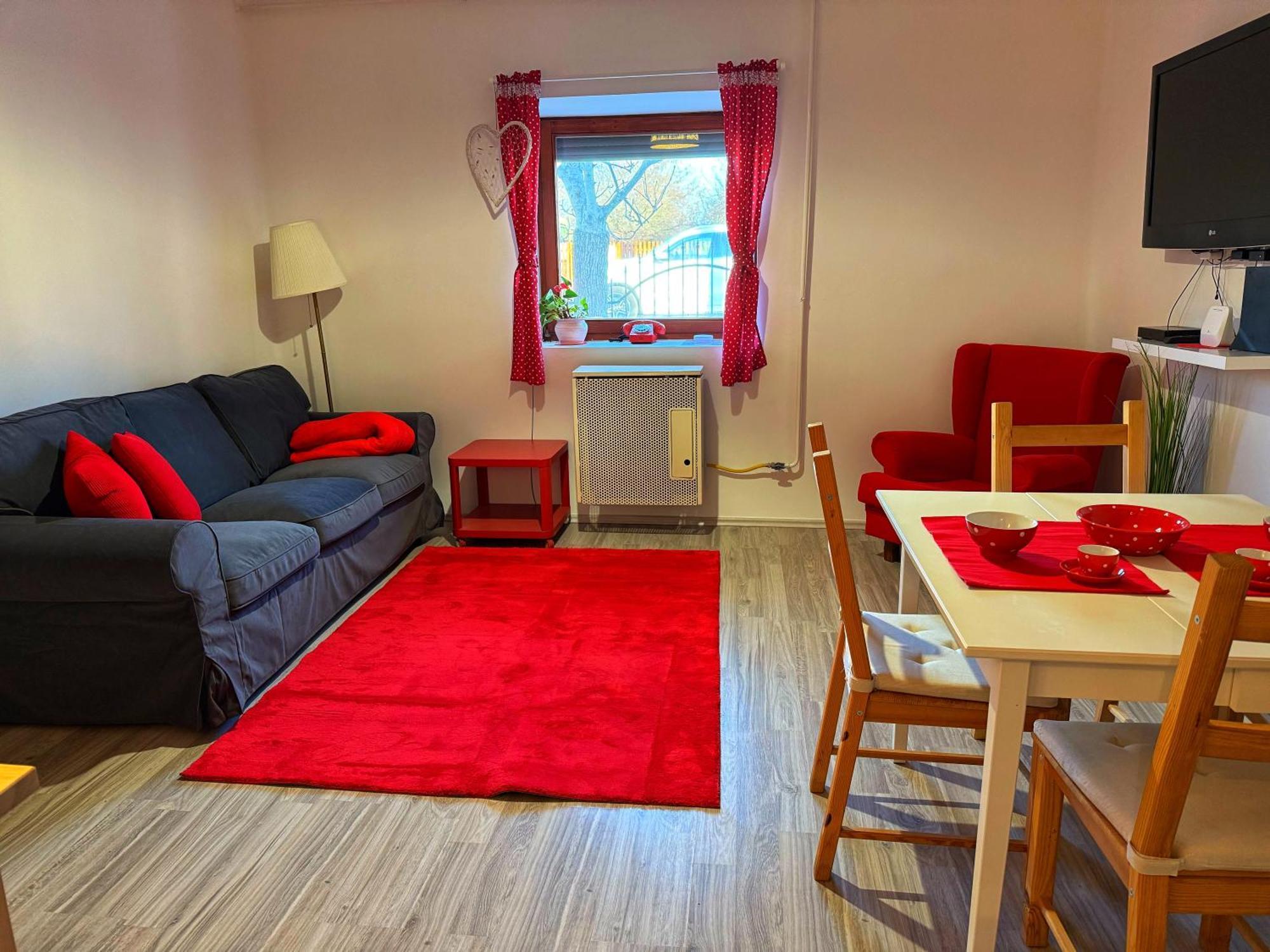 Poettyoesotthon Vendeghaz Apartment Tiszababolna ภายนอก รูปภาพ